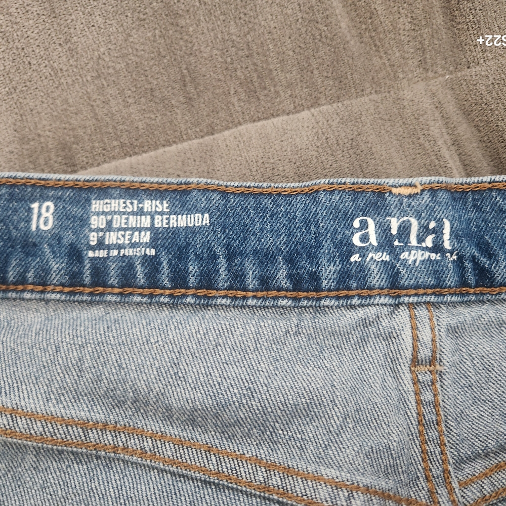 a.n.a Blue Jean Shorts Distressed Raw Hem - Picture 7 of 7